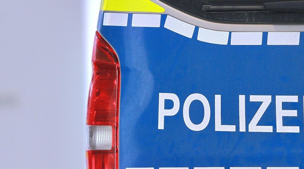 Mann bedroht Mitarbeiter und zeigt Hitlergruß in Bremer Altstadt