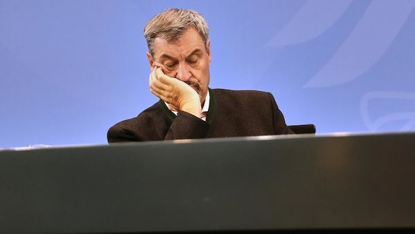 Söder besucht Schäferhunde-WM und Karpfenfest in Bayern
