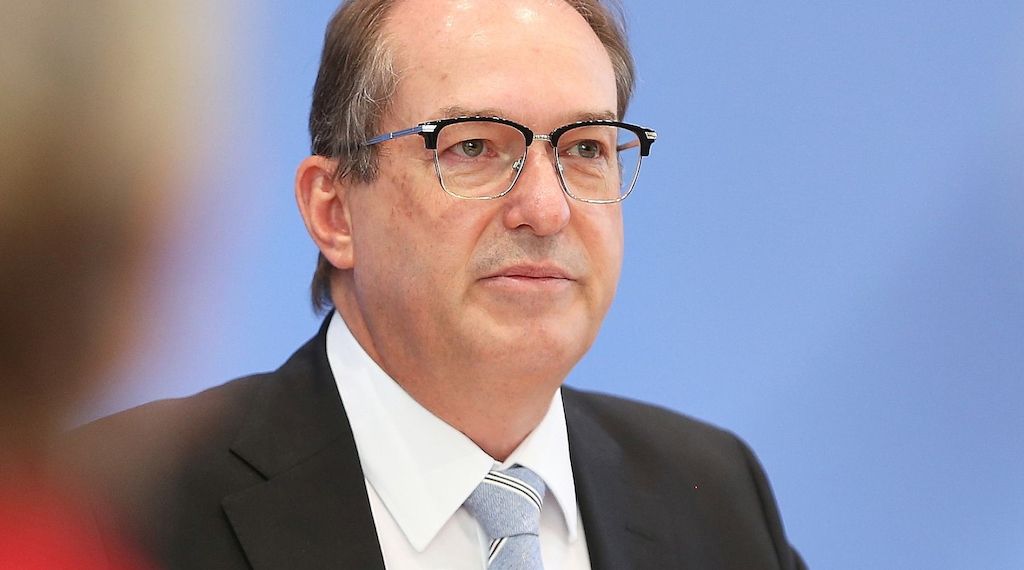 Dobrindt attackiert AfD: "Sie heizt die Stimmung an"