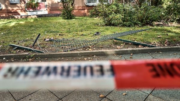 Berlin: Autofahrer erfasst Radler auf Mauerweg – ein Toter