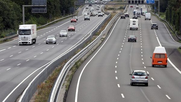 Pkw-Fahrleistung privater Haushalte leicht gestiegen
