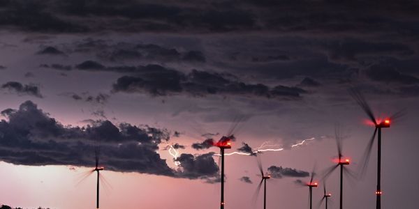 Windräder in Brandenburg blinken nachts nur noch bei Bedarf