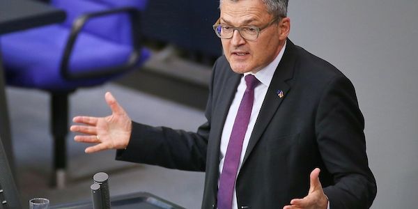 Kiesewetter drängt auf Einreiseerlaubnis für Ortskräfte mit Zusage