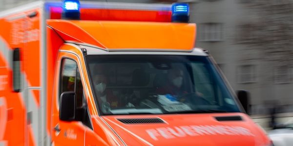 Berlin-Friedrichshain: Clubgäste mit Atemnot - Feuerwehr kommt zum Rettungseinsatz