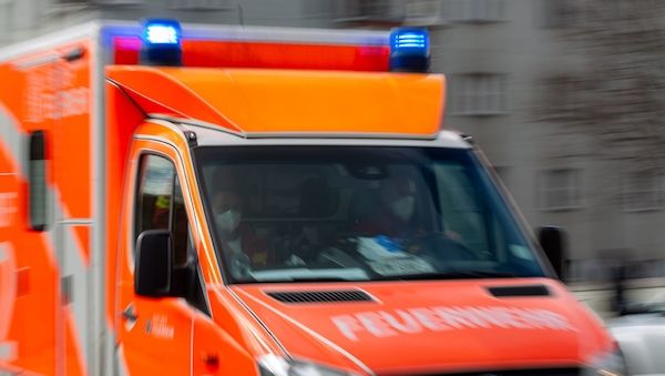 Berlin-Friedrichshain: Clubgäste mit Atemnot - Feuerwehr kommt zum Rettungseinsatz