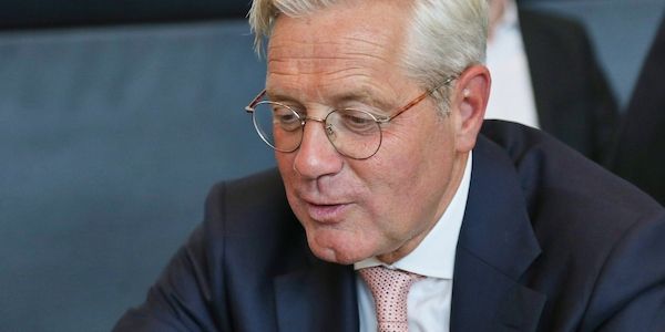 Röttgen will schnelles Beschaffungsprogramm für Abwehr-Drohnen