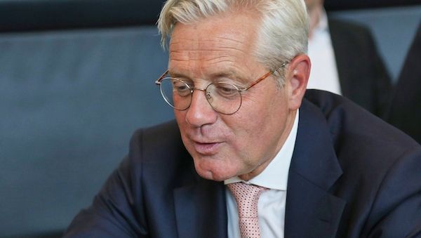 Röttgen will schnelles Beschaffungsprogramm für Abwehr-Drohnen
