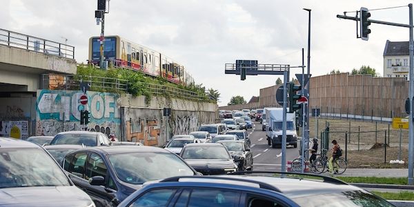 Staus auf neuer Berliner Autobahn - Senatorin kündigt Anpassungen an