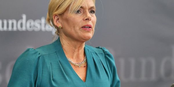 Klöckner hält schärfere Regeln im Bundestag für dringend notwendig