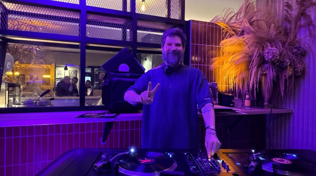 Schallplatten & Stimmung: Vinyl Nights im Hotel Berlin