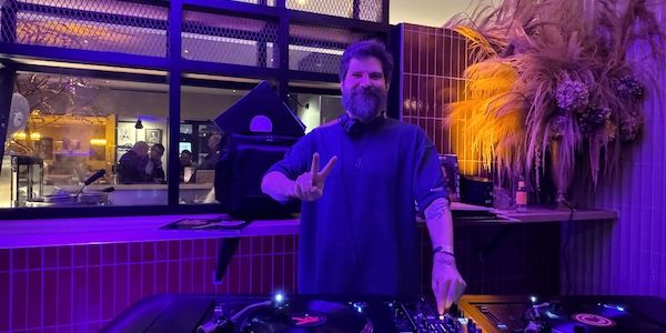 Schallplatten & Stimmung: Vinyl Nights im Hotel Berlin