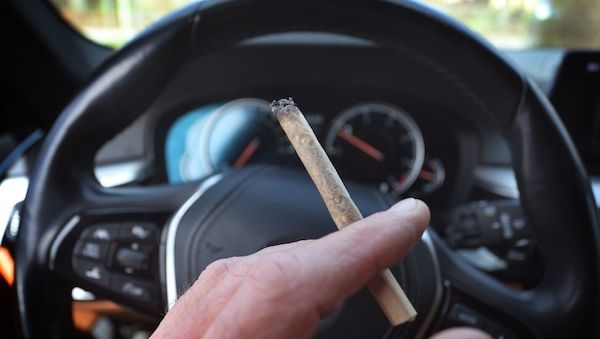 Brandenburg will Verbot für Alkohol-Cannabis-Mix am Steuer