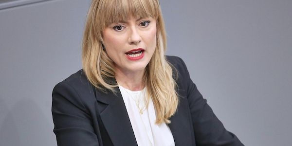 Grüne und Linke für schärfere Beobachtung der rechtsextremen Szene
