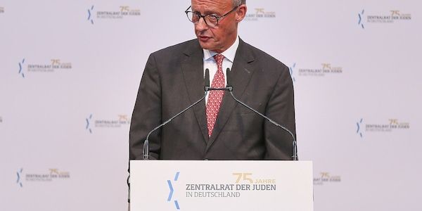 Merz lobt Zentralrat der Juden als "unersetzbaren Partner"