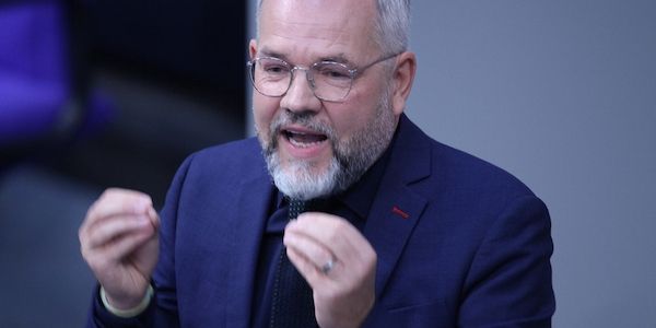 Ex-Politiker Roth fordert Ausbau der Psychotherapie-Strukturen