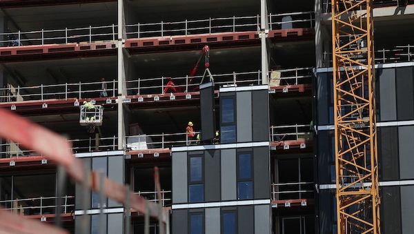 Deutlich mehr Baugenehmigungen für Wohnungen im Juli