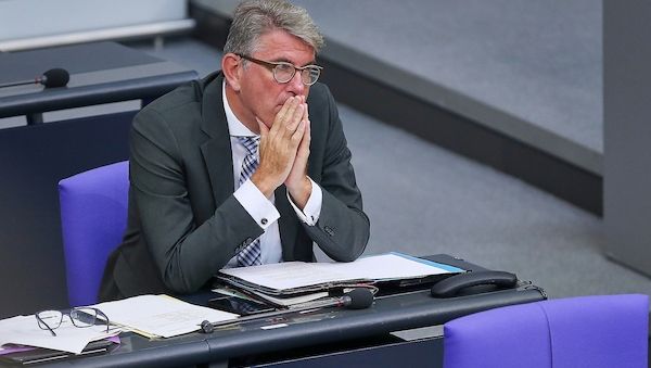 Kulturstaatsminister will Förderung bei Antisemitismus entziehen