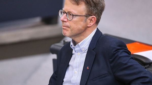 Linke lobt Nato-Reaktion auf russisches Eindringen in Luftraum