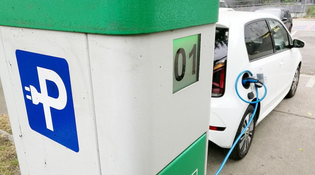 Fast jede zweite Kommune hat keine öffentlichen Ladesäulen