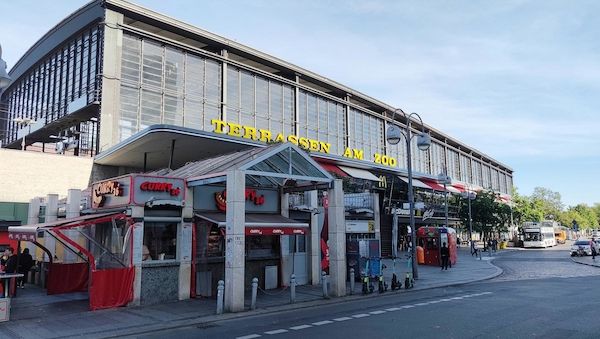 Polizei sucht nach Gewalttäter vom U-Bahnhof Zoologischer Garten