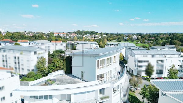Lichtdurchflutetes Penthouse mit Dachterrasse und TG-Stellplätzen