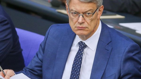 Grüne stellen Eignung von Schnieder als Minister infrage