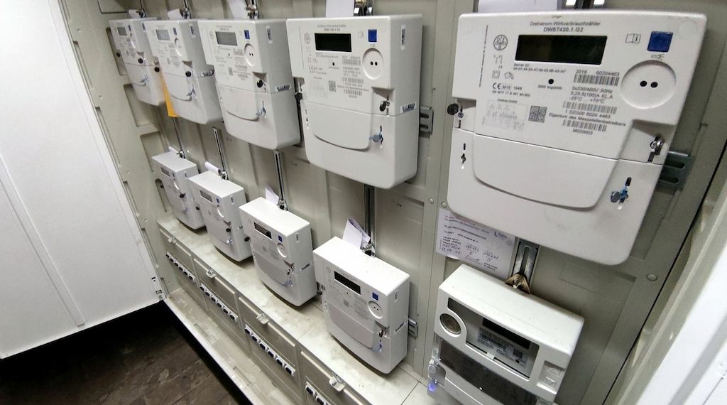 Sinkende Netzentgelte entlasten Haushalte 2026 um bis zu 100 Euro