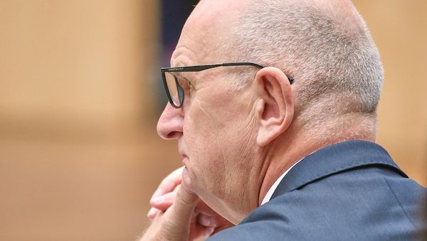 Woidke will mehr Repression gegen Rechtsextreme