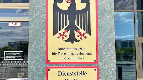 Bovenschulte kritisiert Raumfahrt-Budget als unzureichend