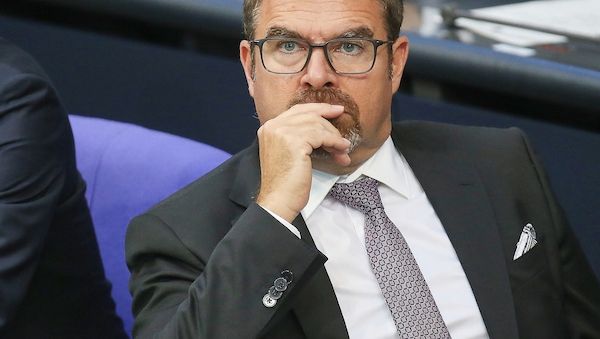 Schwarz-Rot uneinig über Umgang mit russischen Kampfjets