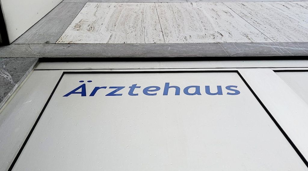 Kassenarzt-Chef schlägt "Facharzttarif" für 200 bis 350 Euro vor