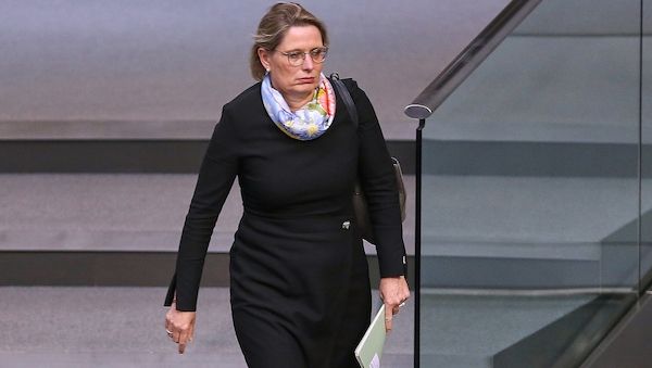 Häusliche Gewalt: Hubig will elektronische Fußfessel einführen