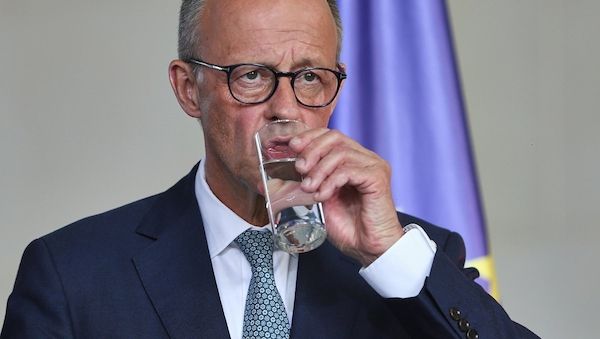 Merz verzichtet angeblich seit Amtsantritt auf Alkohol
