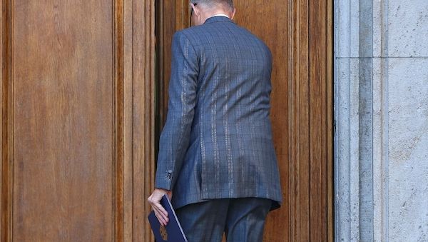 Forsa: AfD baut Vorsprung aus - Zufriedenheit mit Merz sinkt weiter