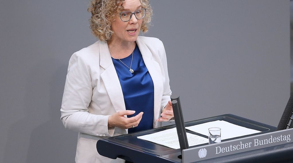 Grüne protestieren gegen mögliche Abschwächung von Klimazielen