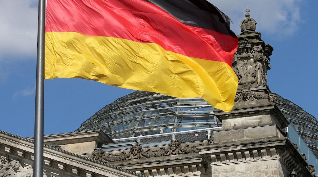 CSU für ganzjährige Beflaggung der Deutschland-Fahnen