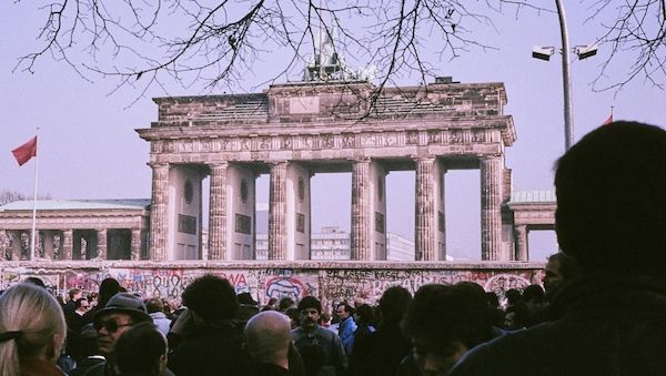 Grüne Jugend Brandenburg fordert strukturelle Veränderungen 35 Jahre nach Einheit