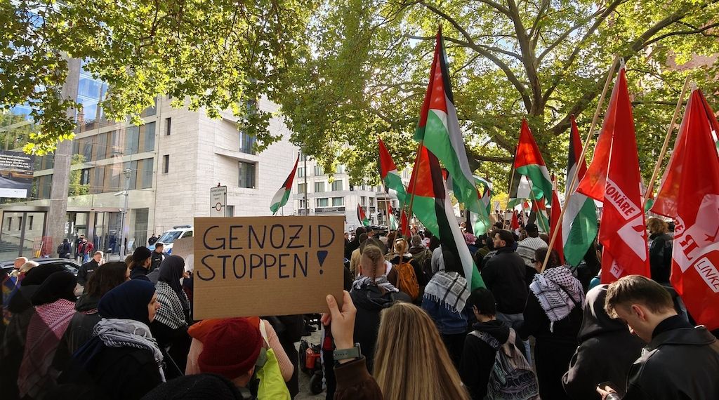 Anti-Israel-Demo vor dem Auswärtigen Amt