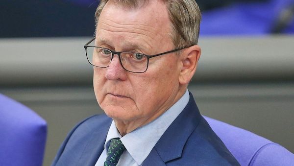 Ramelow: "Nationale Symbole werden jeden Tag mit Füßen getreten"
