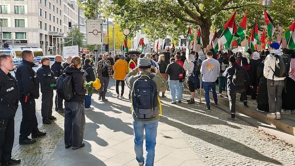 Auseinandersetzungen bei Nahost-Demos in Berlin