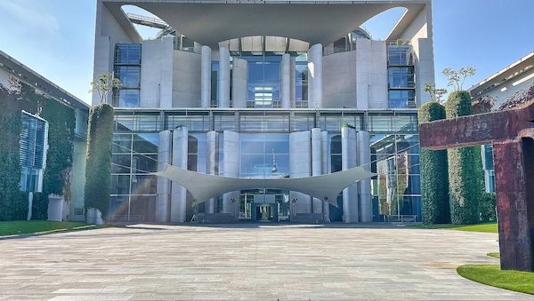Drohnen-Alarm erster Fall für neuen Sicherheitsrat im Kanzleramt