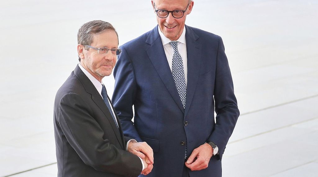 Bundeskanzler Merz telefoniert mit Israels Präsident über Waffenruhe in Gaza