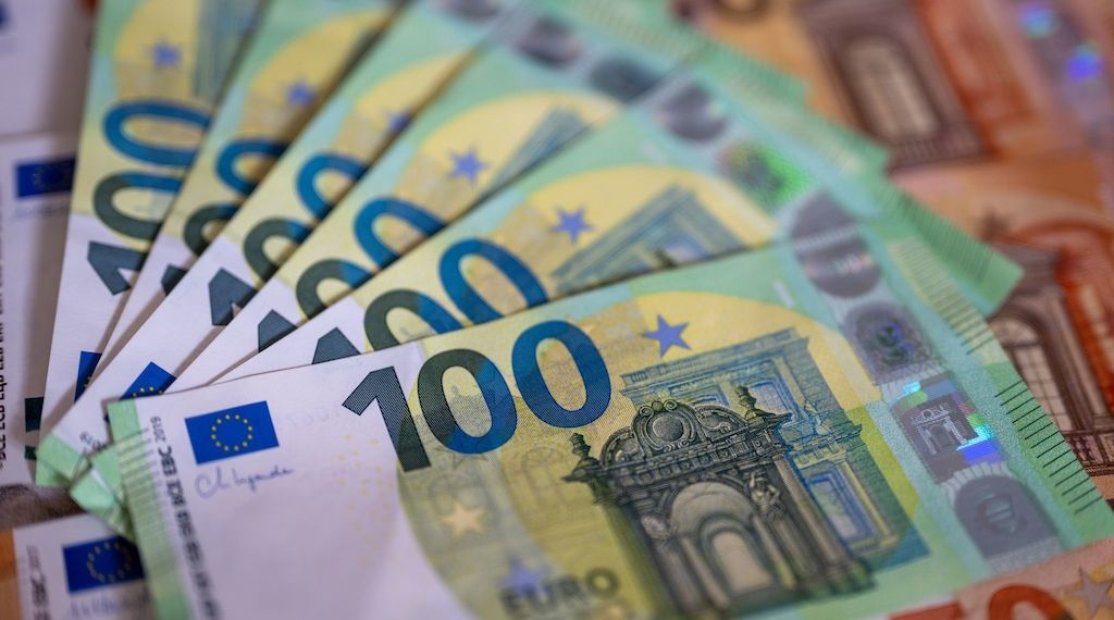 Mehr als 111.000 Euro Bargeld bei Fahrzeugkontrolle bei Potsdam gefunden