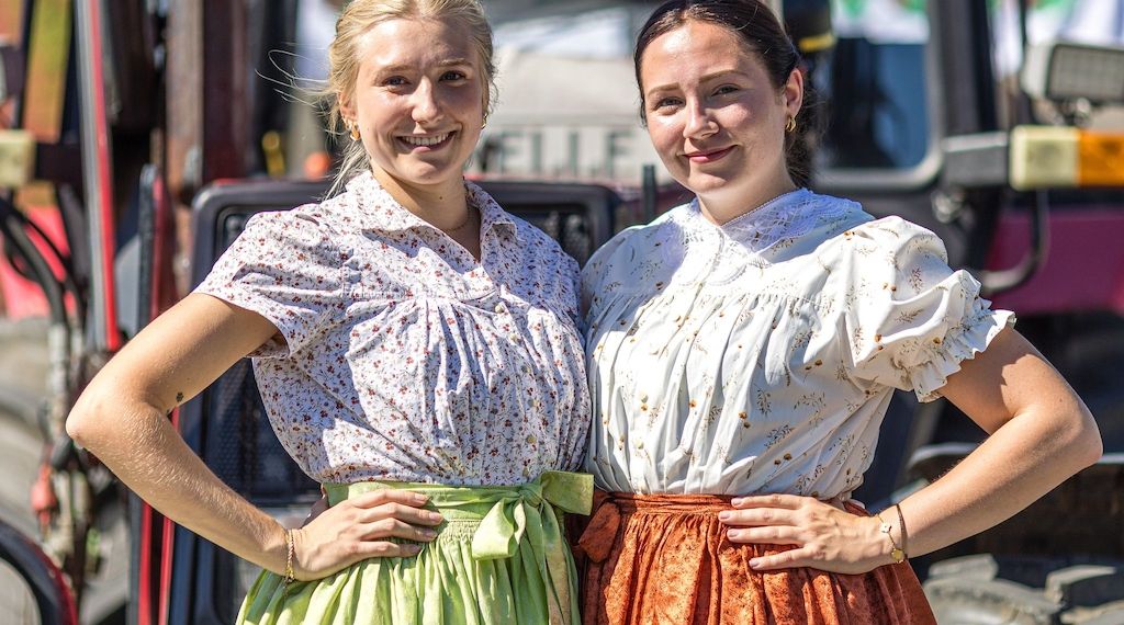 Spreewald: Farbenfroher Umzug beim Heimat- und Trachtenfest in Burg