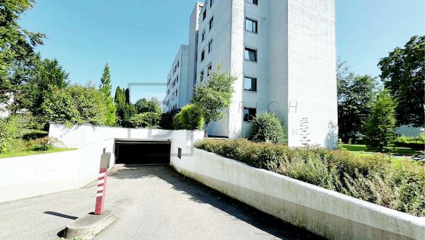 3,5-Zimmer-Erdgeschosswohnung mit Südwest-Loggia und Tiefgaragenstellplatz
