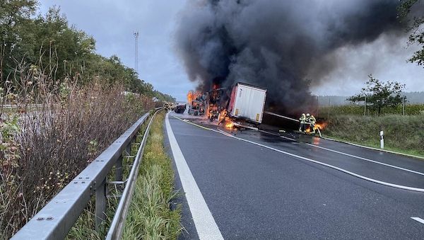 Einsatz der Feuerwehr bei Autobahnunfall am Dreieck Spreewald