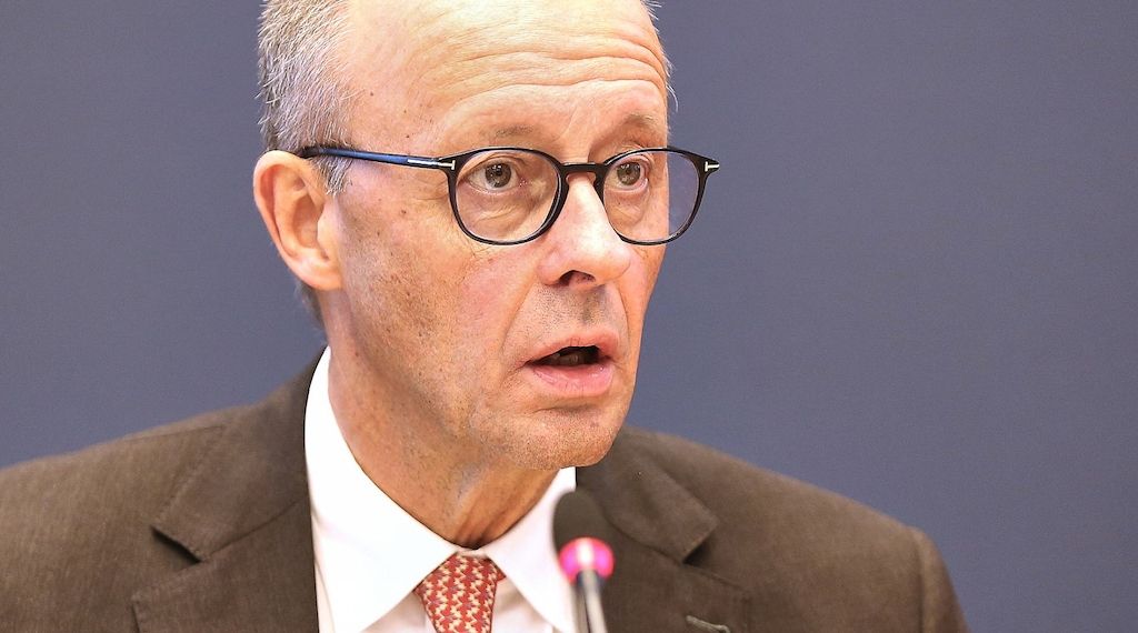 Linken-Chefin: Kanzler und Minister sollten Gehaltserhöhung spenden