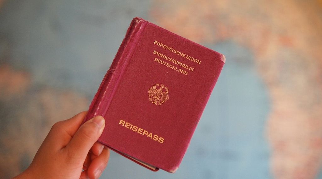 Bundestag verlangsamt Einbürgerung gut integrierter Zuwanderer