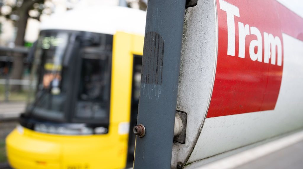Berlin-Mitte: Zwei Straßenbahnen stoßen zusammen
