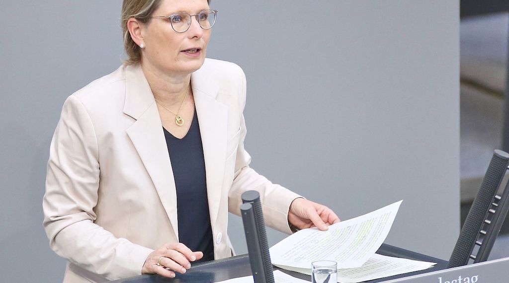 Hubig sieht "sehr viele Verlierer" durch verschobene Richterwahl